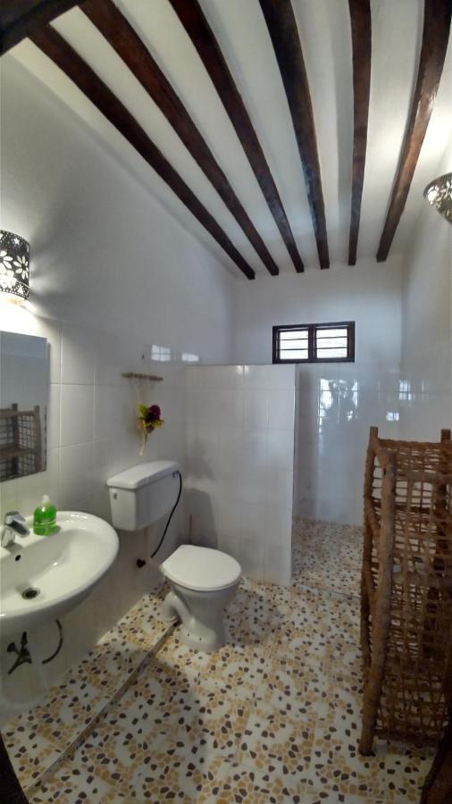 Wonderful Ocean Villa จัมเบียนี ภายนอก รูปภาพ